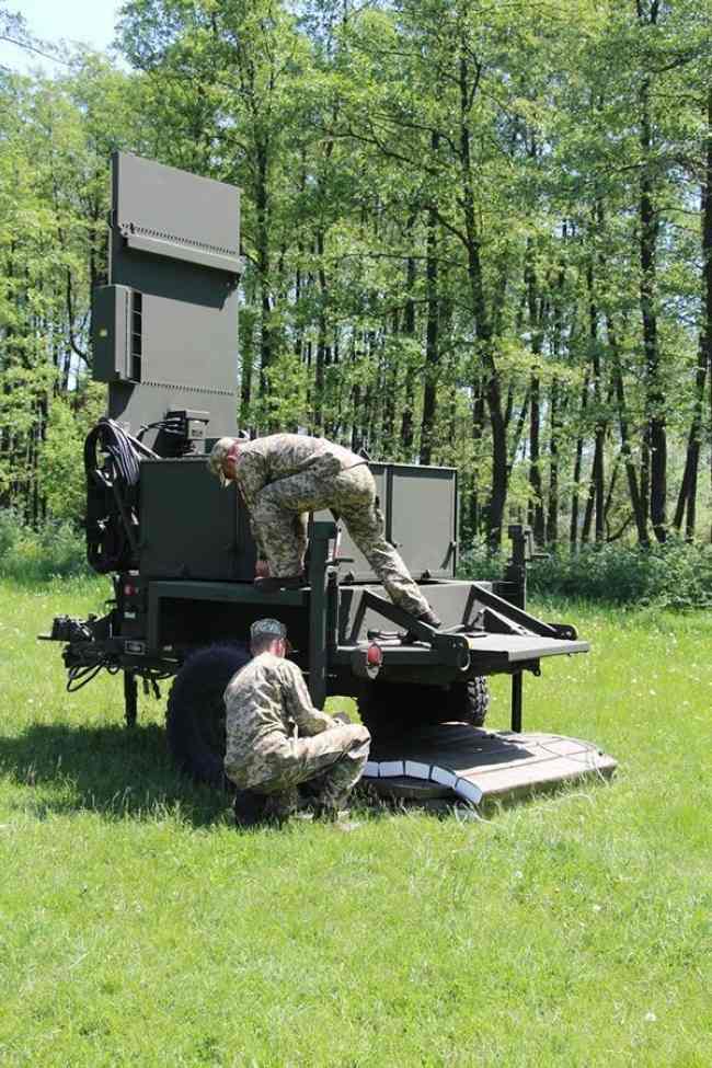 Збройні сили отримали два американські контрбатарейні радари AN/TPQ-36 (ФОТО)