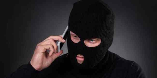 Телефонні шахраї ошукали жителів Балаклійського району