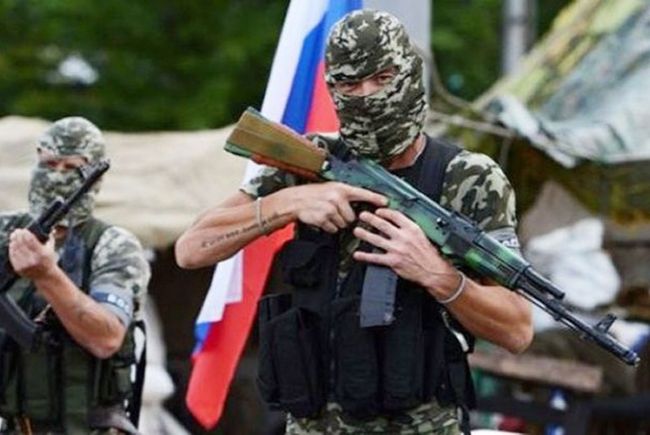 Російські «командири» збирають з бойовиків кошти на «прискорену паспортизацію»