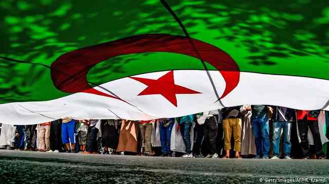В Алжире отменили выборы президента из-за того, что нет кандидатов