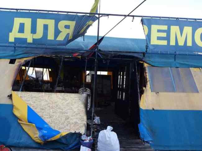 Поджог волонтерской палатки в Харькове: подозреваемый уже избивал активиста