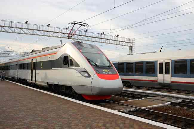 Укрзалізниця запустить потяги до Праги та Берліну
