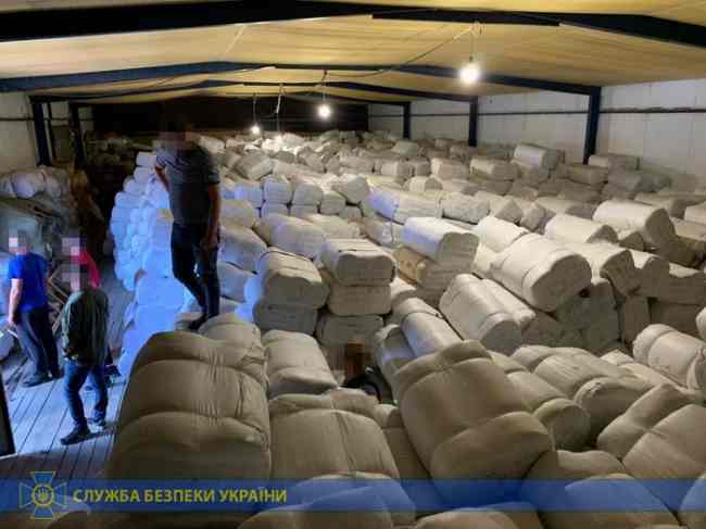 СБУ блокувала наймасштабніший в історії України канал контрабанди товарів широкого вжитку (ВІДЕО)