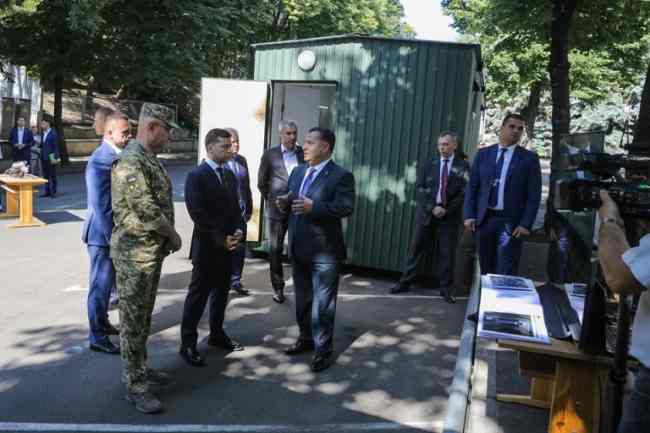 Українська армія отримає 200 мобільних житлових модулів