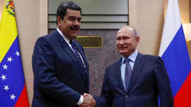 РФ в обход санкций продала Венесуэле миллион баррелей нефти