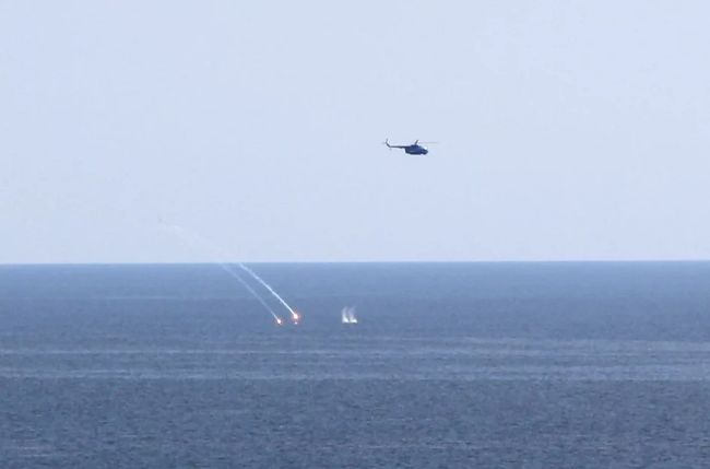 Морская авиация ВСУ в действии: фото с летно-тактических учений