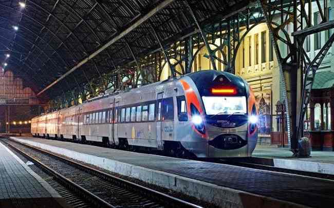 Швидкісні потяги Укрзалізниці отримають фірмове оформлення