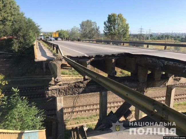В «Укравтодоре» объяснили, почему в Харькове обвалился мост