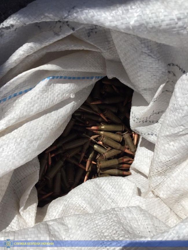 СБУ виявила схрон зі зброєю у районі проведення операції Об’єднаних сил