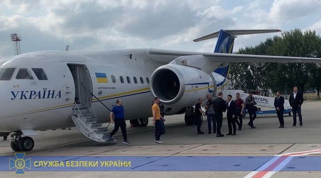 В плену на Донбассе остаются 227 украинцев, - СБУ