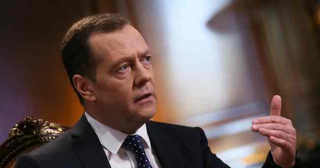 Медведев объявил мировую экономику помехой для роста ВВП России