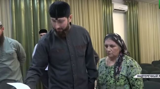 Чеченское МВД и государственное ТВ рассказали о задержании колдуньи
