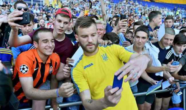 Футболісти збірної України зустрінуться з уболівальниками в Харкові