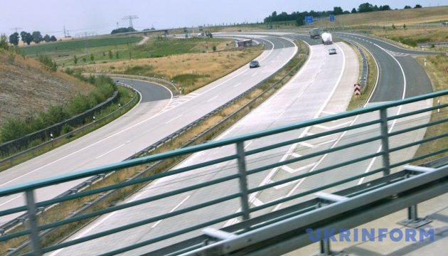 В уряді планують ввести платний проїзд дорогами для іноземців