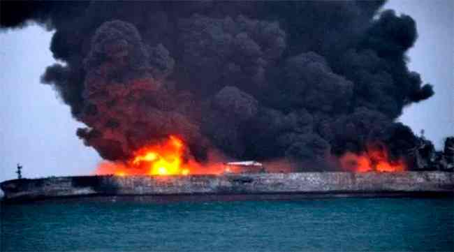 ТАНКЕРНАЯ ВОЙНА. В Красном море атакован иранский нефтяной танкер. Ответ саудитов или «игра» России?