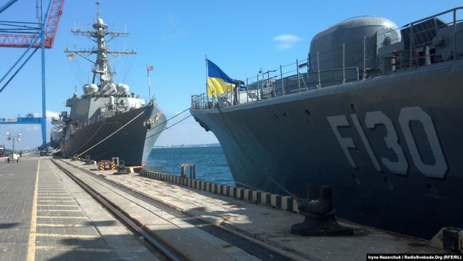 В Одессу прибыл американский ракетный эсминец Портер. ФОТО
