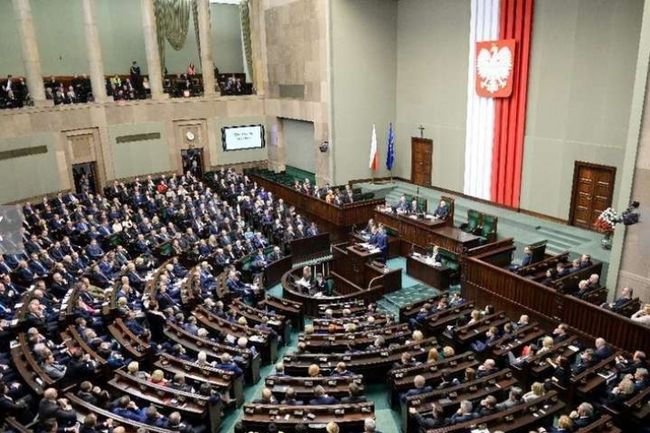 Оппозиция взяла Сенат Польши