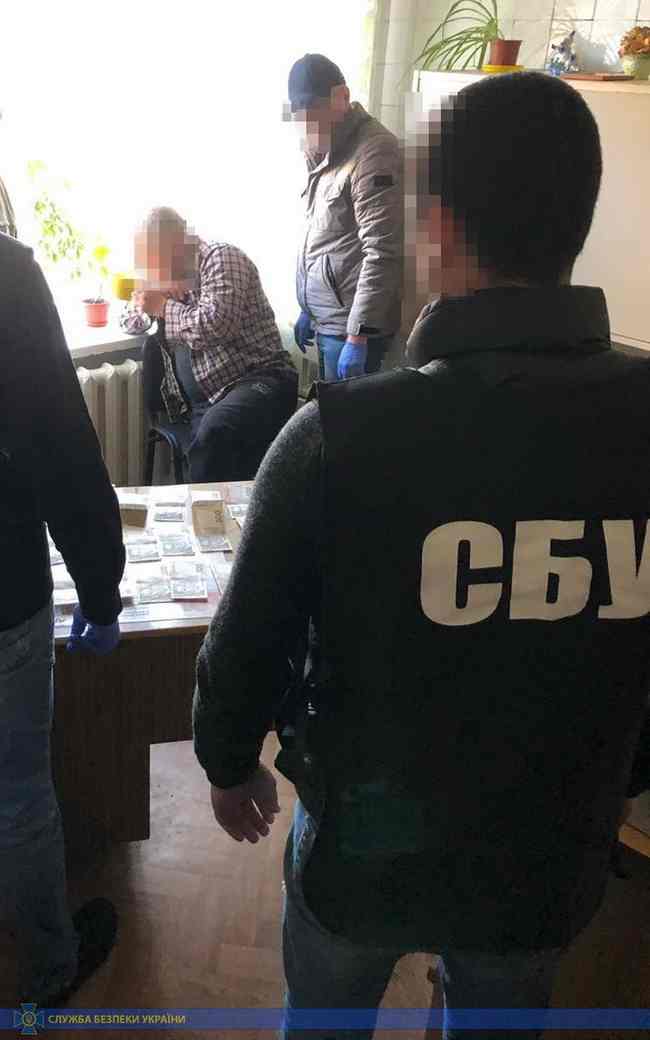 Медика військово-лікарської комісії Житомирщини СБУ затримала на вимаганні грошей з непридатного до служби призовника