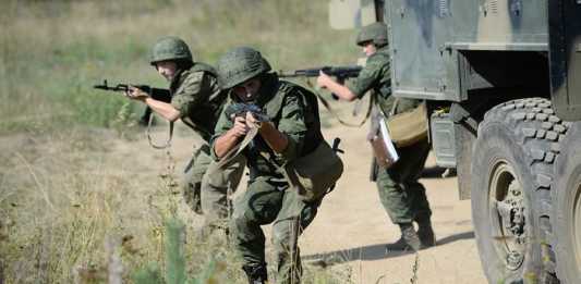 Бряцание оружием: РФ начинает масштабные учения в трех военных округах