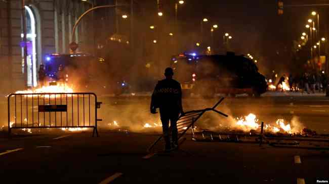 Протести в Барселоні: десятки людей постраждали, понад 50 – затримані
