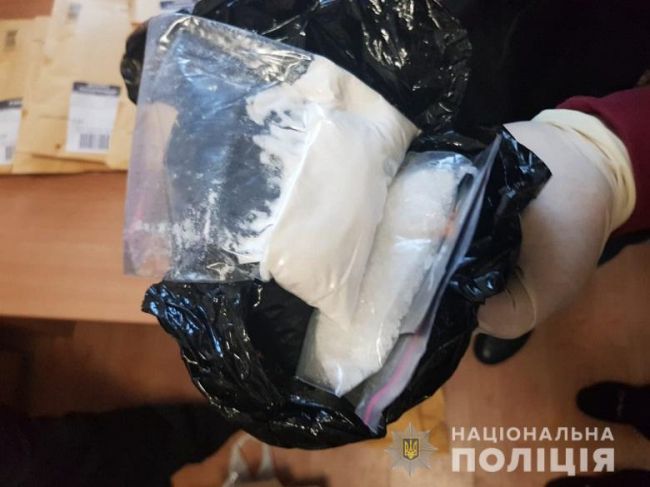 Партия наркотиков на 10 миллионов гривен: полиция задержала наркодилера (ФОТО)