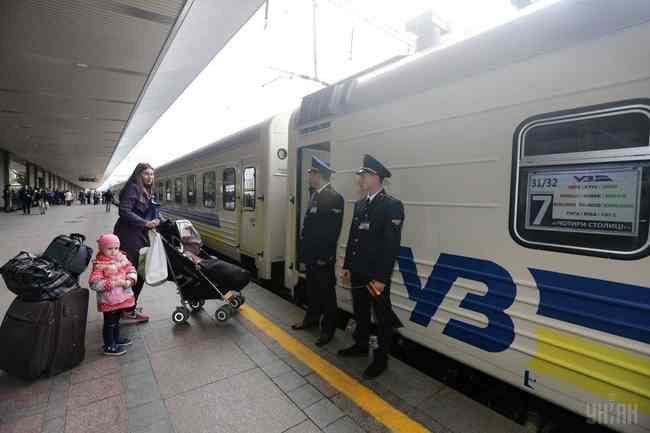 Укрзализныця уволила большую часть руководителей, отвечавших за пассажирские перевозки