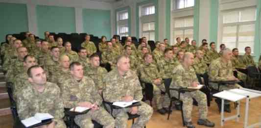 В Харькове офицеры запаса готовятся к службе в армии
