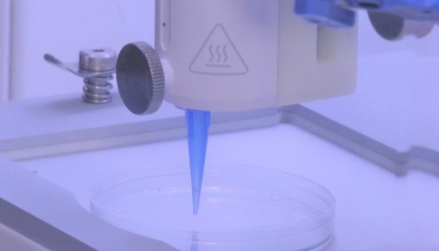 3D-принтер вперше надрукував людську шкіру з судинами