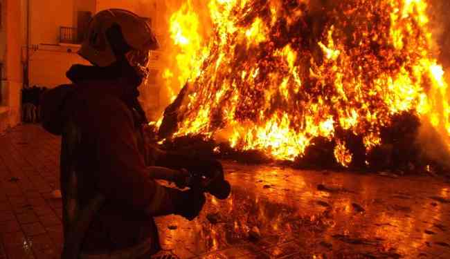 Начальник пожарной части в Хакасии поджигал дома, чтобы оценить профессионализм подчинённых