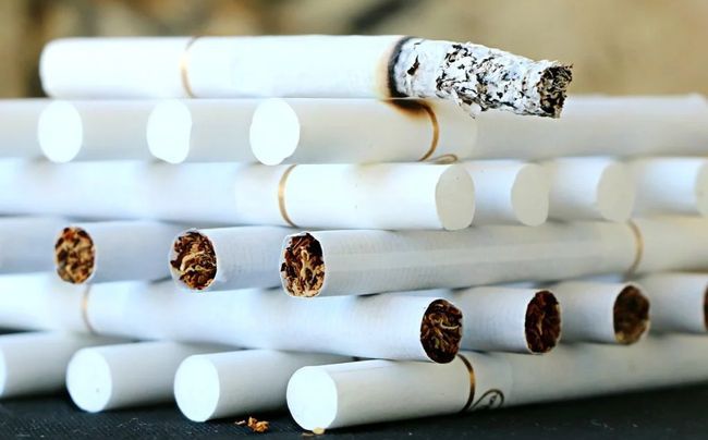 Депутат Слуги народа лоббировал табачную поправку в собственных интересах - Схемы