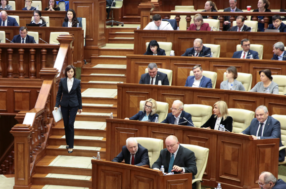 Молдова: соціалісти Додона та Демпартія Плахотнюка затвердили новий уряд