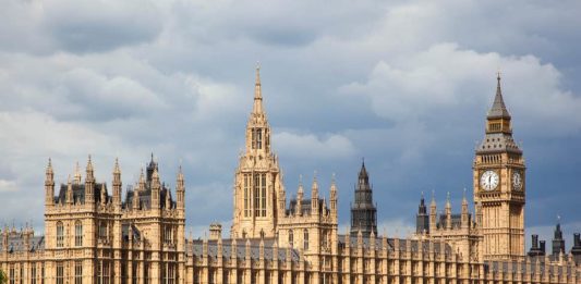 Великобритания назвала дату публикации отчета о вмешательстве РФ в политику страны