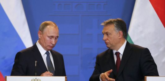 Партію угорських друзів Путіна виженуть з ЄНП: Туск назвав терміни