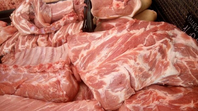 В Украине начала дорожать свинина