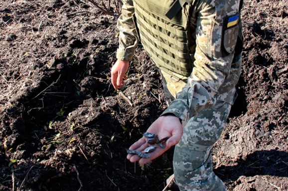 Росіяни на Донбасі вперше поранили нашого бійця новим снарядом