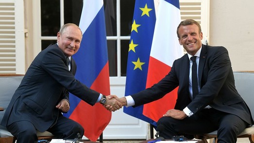 Парадокс ЕС: французский адвокат Путина и британский прокурор