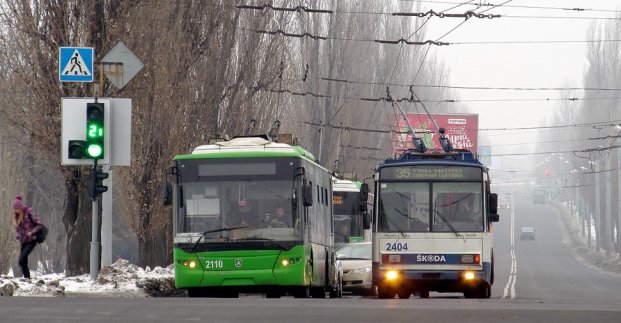 На улице Алчевских завтра на полтора часа запретят движение. И еще троллейбусы поедут не по своим маршрутам