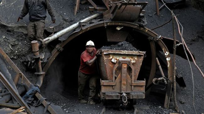 Україна суттєво скоротила видобуток вугілля
