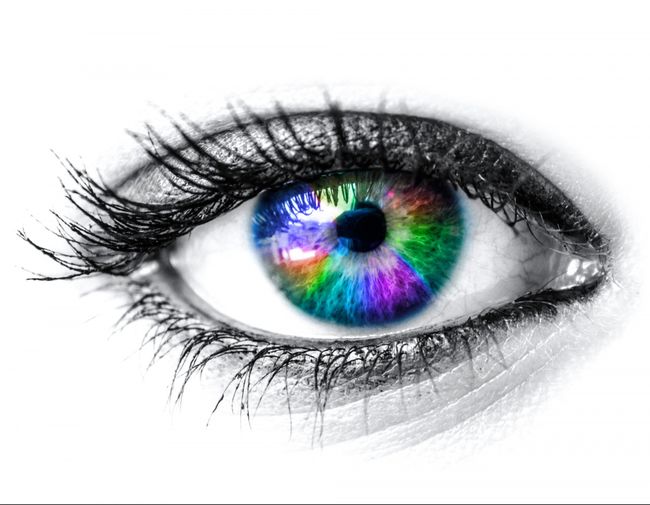У Південній Кореї створили розумні контактні лінзи, які контролюють стан очей