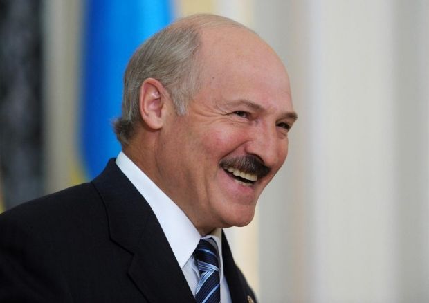 УДАР В СПИНУ. Лукашенко ведет интенсивные переговоры с НАТО о совместных учениях