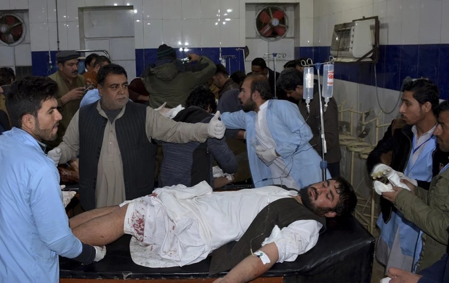 В Пакистане террорист-смертник взорвал себя в мечети: много погибших и раненых