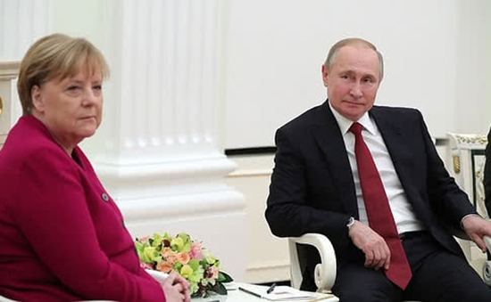 Меркель закликала добудувати Nord Stream-2, Путін сподівається на завершення за рік