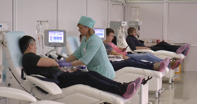 Фахівці обласного центру служби крові б’ють тривогу – не вистачає донорів (відео)
