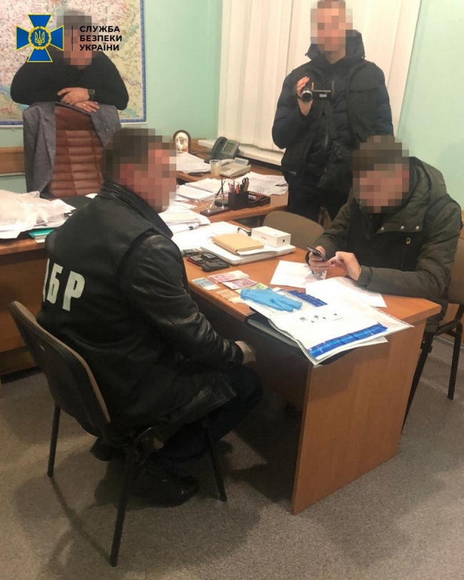 СБУ викрила на хабарі у $85 тисяч керівника управління ДФС в Полтавській області