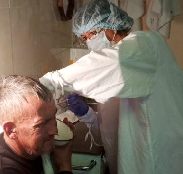 Лук и чеснок достают врачи из ушей красноярцев после ТВ-передач
