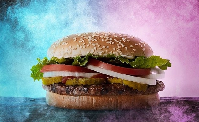 В американському Burger King 14 лютого можна буде обміняти фото й листи колишніх на бургери