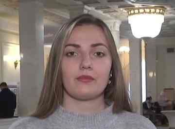 У Києві напали на журналістку, яка висвітлює судову реформу та роботу антикорупційних органів