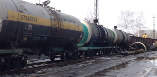 Россия доставила своим войскам на Донбасс 800 тонн топлива и 250 тонн неизвестного груза