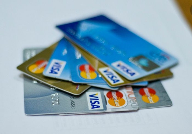 Придется ли украинцам платить налог на банковские карточки?