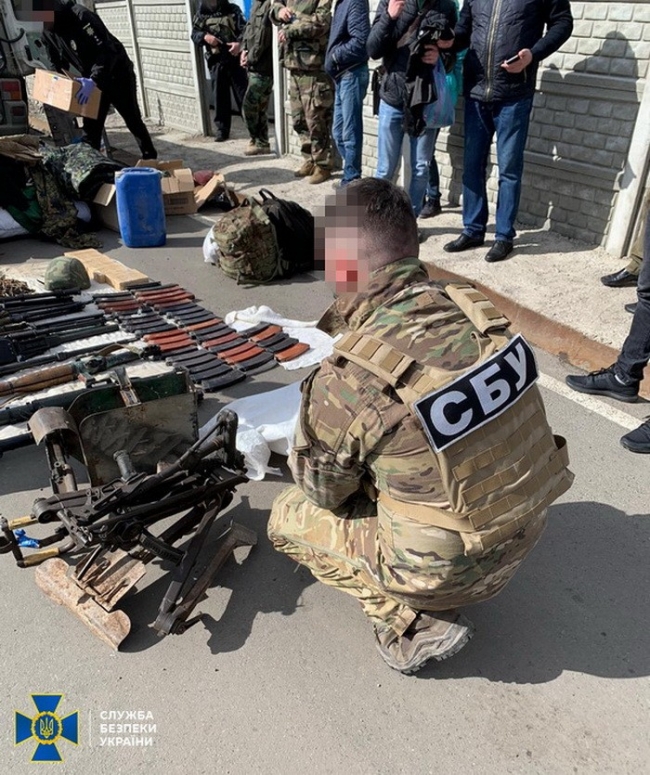 На Луганщині СБУ попередила нелегальне вивезення гранатометів та крупнокаліберних кулеметів з району проведення ООС